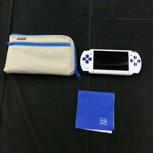 gu051 送料無料！バッテリーパック無し動作品 PlayStationPortable PSP ホワイト/ブルー PSP-3000 4GBメモリースティック ポーチ付き