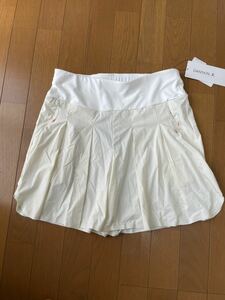 ★ダンスキン　アレグロ　ショートパンツ M　白　新品　11,000円　撥水　UV　ヨガ　トレーニング ランニング　フレア　ホワイト