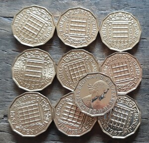 1967年英国3ペニーコイン 10枚イギリス3ペンスブラス美物エリザベス女王21mm x 2.5mm6.8gブリティッシュ本物古銭