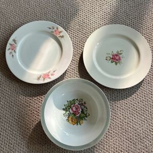 昭和レトロ☆ヴィンテージ☆薔薇柄☆プレート＆ボウル食器セット中古備品、早い者勝ち