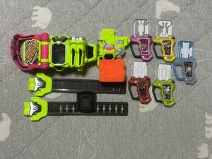 仮面ライダーエグゼイド　変身ベルト　DXゲーマードライバー　他ガシャットセットハイパームテキ マイティクリエイターVRX ガッチャード