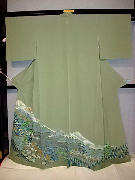 M732)　色留袖一ツ紋　草木山々　身丈155　裄63　袖丈46　前巾25,5　後巾30　