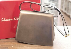 Salvatore Ferragamo サルバトーレ フェラガモ フルフラップバッグ 26-917-80 ショルダーバッグ