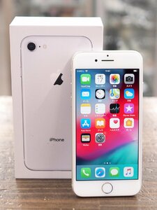 1円スタート！売切り！！動作確認済 Apple アップル iPhone 8 シルバー 256GB MQ852J/A ドコモ SIMロックあり ios12.4.1 バッテリー 94％