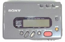 【中古・現状品】 ソニー デジタルオーディオテーププレーヤーTCD-D7/SONY レトロ カセットテープ 音楽 ミュージック □60/G540CS_画像1