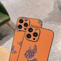 新品 iPhone　13pro 11pro 12pro レザー ケース オレンジ ブルドッグ パグ 犬柄　カメラ全面保護 アイホン　かわいい　カバー_画像6