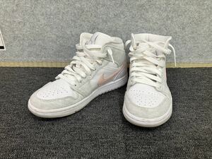 ▲【売り切り】NIKE（ナイキ）レディース スニーカー Jordan1 Mid SE Light Iron Ore DN4045-001 サイズ24cm