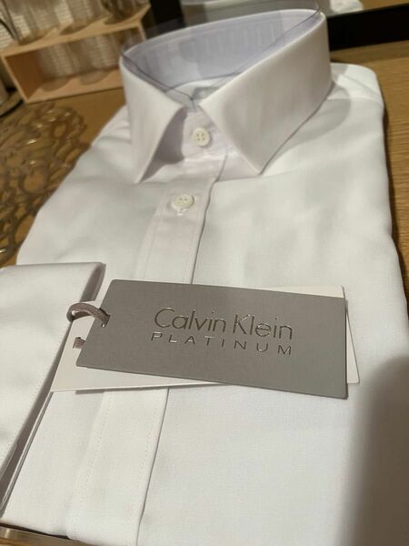 新品M カルバンクライン　白　メンズシャツ
