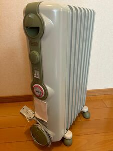 DeLonghi デロンギ オイルヒーター トップハンガー付き 8~10畳用 JR0812-GR