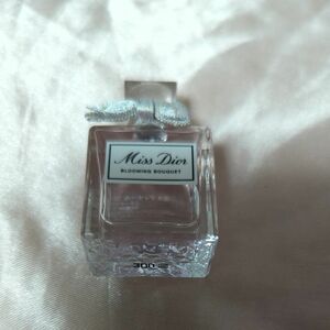 ミスディオールブルーミングブーケ Dior ミニ香水 ディオール　5ml