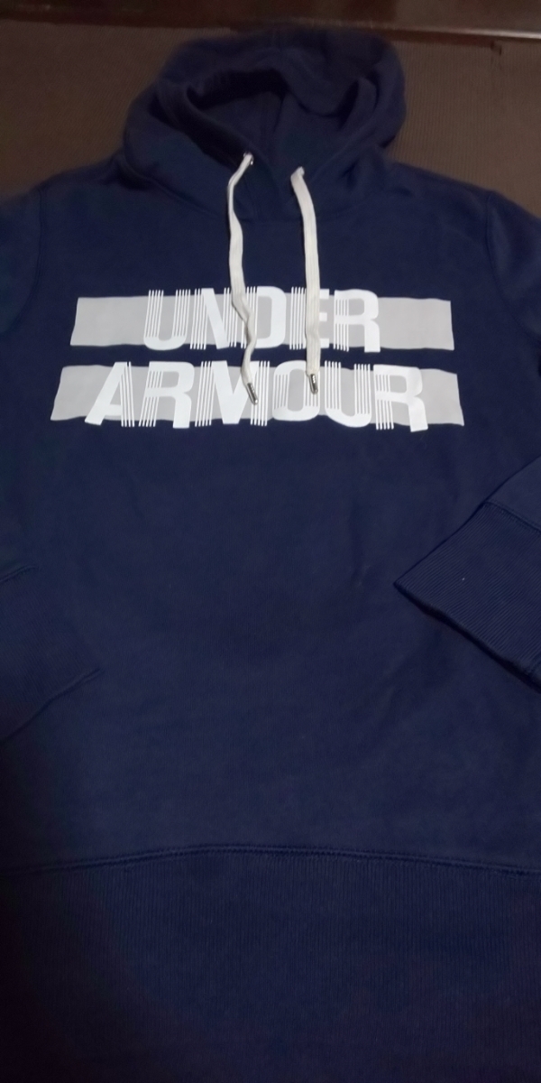 UNDERARMOUR裏起毛紺色ストレッチパーカ サイズMD
