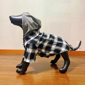 犬服　Mサイズ　フード付きチェックネルシャツ　未使用品