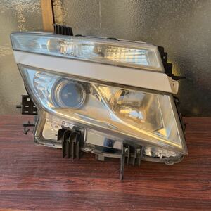 日産 エルグランド TE52 純正 ヘッドライト 右（運転席側）KOITO 100-23008 HID カラー番号 QAB (231147N)