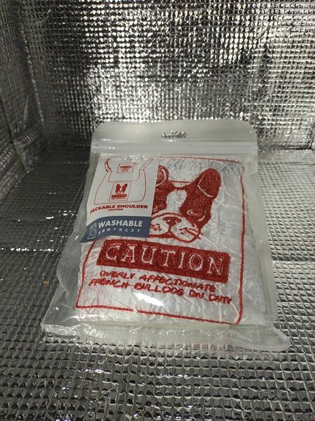 PACKABLE SHOULDER CAUTION WASHABLE 洗濯機で洗えます。　白赤・DOG柄