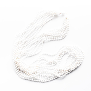 Vintage white 8 consecutive plastic long necklace