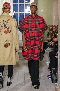  новый товар * Burberry BURBERRY 2017 Ran way появление в клетку двусторонний большой размер шерсть кашемир пончо (M) * симпатичный одежда 