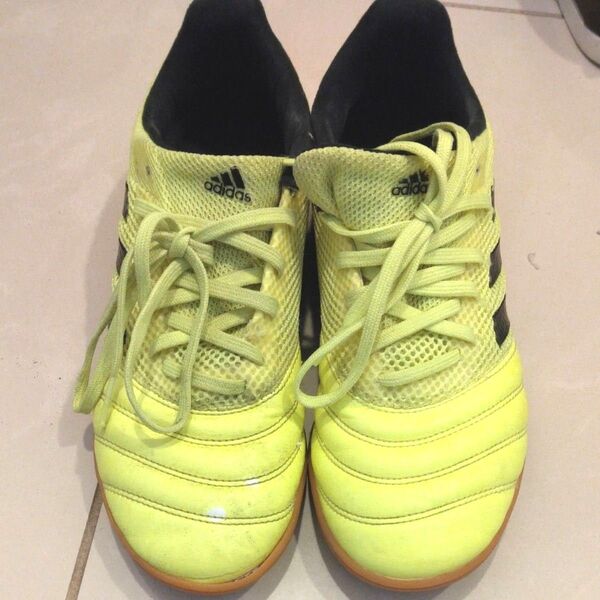 フットサルシューズ23㎝ adidas