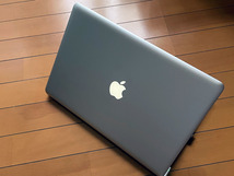 ジャンク MacBook Pro 15inch Eariy 2011 Core i7 2.0 GHz USキーボード メモリ4G ストレージなし本体のみ_画像4