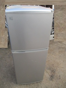 サンヨー SANYO SR-141T-SB [冷蔵庫　137L　476x1211x550 mm　2010年製