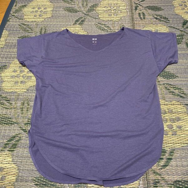 新品同様　UNIQLO 半袖Tシャツ　薄紫　S レディース 