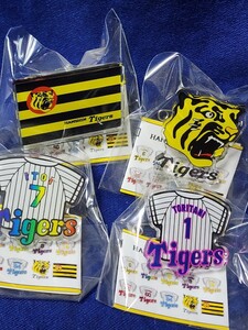 阪神タイガース　球団旗　虎ロゴ　アクリルバッジ　未使用品　阪神甲子園球場　FC会員限定　ガラコロ　矢野阪神　鳥谷敬　糸井嘉男　