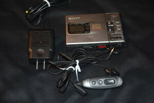 録再機　　SONY ポータブルMDレコーダー 　　MZ-R30　　　テストOK　　　　（１）
