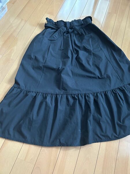 ユニクロ フレアスカート　黒　sサイズ