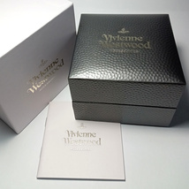 【vww7】新品　Vivienne Westwood　ヴィヴィアンウエストウッド 腕時計＋ストラップ メンズウォッチ　シルバー×ブラック＆ブラウンレザー_画像8
