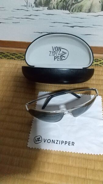 VONZIPPER ボンジッパ(SKITCH) 正規品 サングラス 美品メタルフレーム 