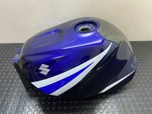 GSX-R1000 ( K3 K4 ) SUZUKI 純正 タンク クレバーウルフ制 カーボンタンクパッド付き GSXR1000_画像1