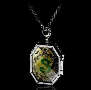 【匿名&補償付き配送】Harry Potter 分霊箱 サラザール・スリザリン ロケット ネックレス / Salazar Slytherin Rocket necklace 