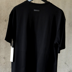 送料370円 新品 メンズ FOG Tシャツ【黒/S】限定6TH COLLECTION エッセンシャルズ ESSENTIALS FEAR OF GOT ロゴ/半袖 ブラック シンプルの画像2