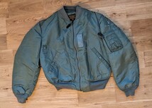 MA-1 フライトジャケット サイズM　エアフォース　ALPHA INDUSTRIES ナイロン カーキ　VINTAGE MA-1　MADE IN USA　_画像1