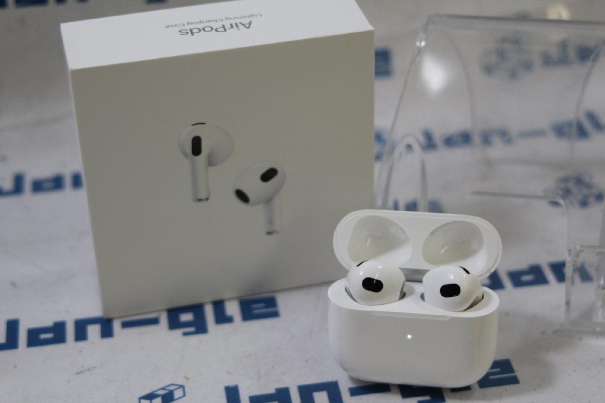 Apple AirPods 第3世代 Lightning充電ケース付き MPNY3J/A
