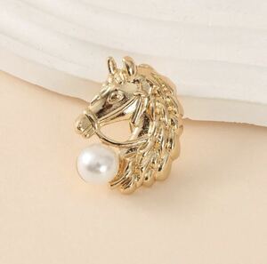  horse face pearl brooch Gold horse riding contest 