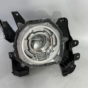 M　18-4-1美品　スペーシアギア　MK53S 右　100-5938G ヘッドライト