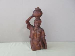 水瓶を頭に乗せた女性像　１体 : 木彫像・アジアン雑貨・インテリア・アンティーク・コレクション・東洋彫刻・美術品・置き物