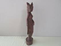 木彫りの女性像（花の冠を被った東南アジア系女性）：アジアン雑貨・美術彫刻・ヴィンテージ・インテリア・置き物_画像2