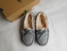 UGG アグ★フラットシューズ 7　（24.0W DAKOTA METALLICダコタムートン天然皮革_画像1