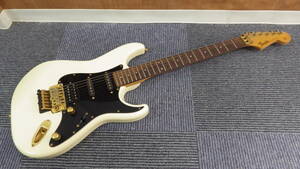 〈Fender Japan〉　ストラト　STR-75R（STR-70）　Eシリアル