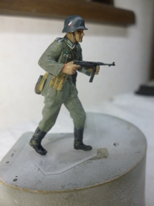 タミヤ1／３５ ドイツ国防軍歩兵下士官 完成品２