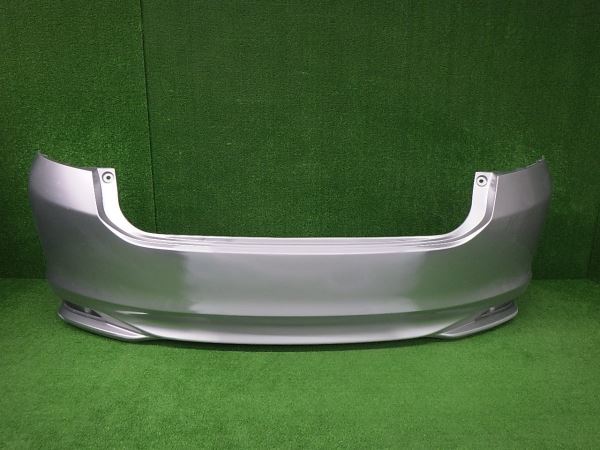 R79813 グレイス/グレイスハイブリッド GM4/GM5/GM6/GM9 前期 リヤバンパー GRACE