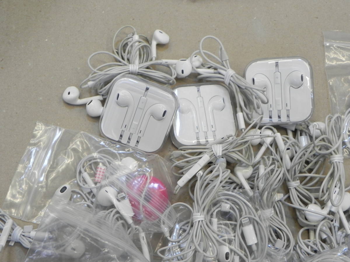 EarPods with Lightning Connectorの値段と価格推移は?|23件の売買