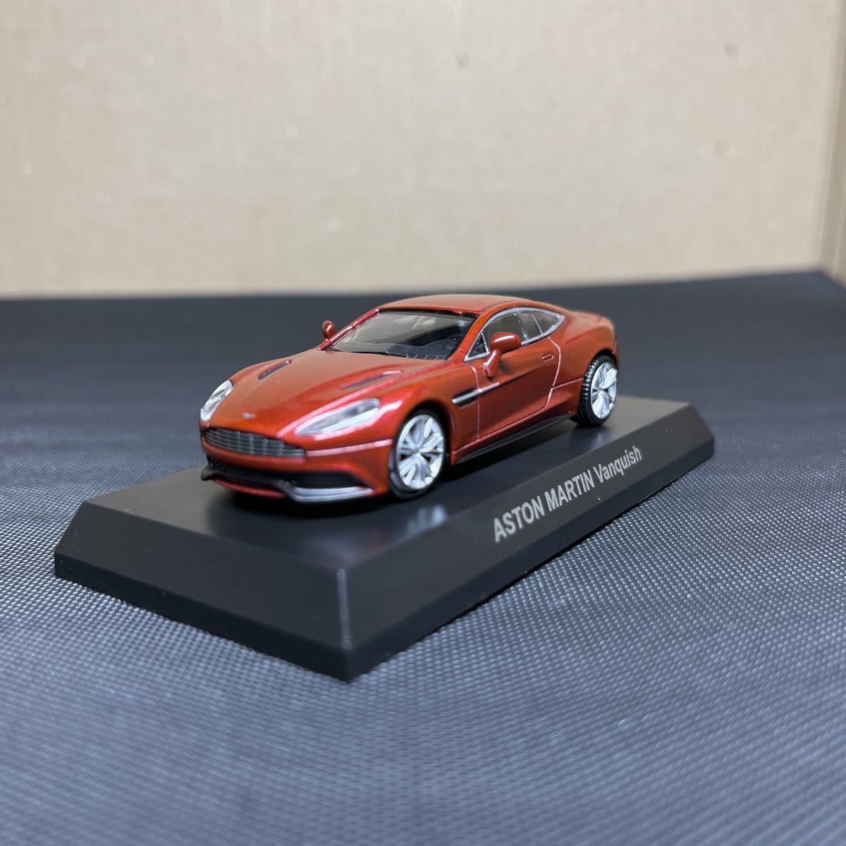 Yahoo!オークション -「京商 1/64 アストンマーチン」(おもちゃ