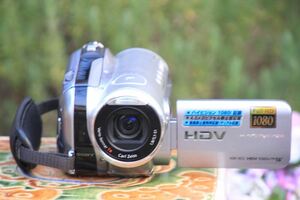 ビデオカメラ SONY HDR-HC3 デジタルカメラ ハイビジョンカメラ レコーダー ハンディカム【中古】