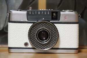 フィルムカメラ 中古 Olympus Pen EES フィルムカメラ olympus pen ホワイトカスタム【中古】【オーバーホール済】