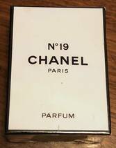 CHANEL(シャネル) N°19 香水 PARFUM (パルファム) 14ml ミニサイズ未開封新品_画像1