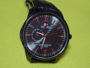 珍品　デザイン　TT　TICARTO　腕時計　ブラック　MADE　IN　PRC　