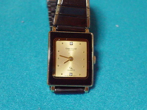 GIANNI　ACCARDI　SWISS　女性用腕時計　角型　ブラック＆ゴールド