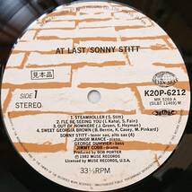 SONNY STITT : AT LAST ソニー・スティット アット・ラスト 見本盤 帯付き 国内盤 中古アナログLPレコード盤 1982年 K20P-6212/3 M2KDO1263_画像1